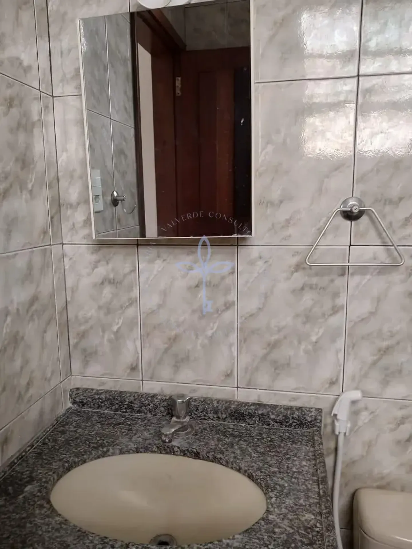 Casa com varanda e 1 vaga de estacionamento para alugar — photo 31