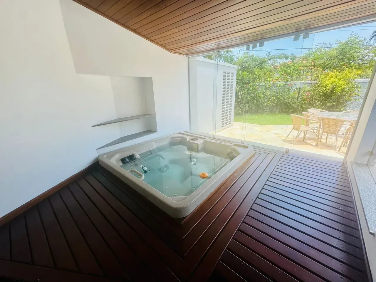 House with 5 suites and an integrated kitchen — photo 37