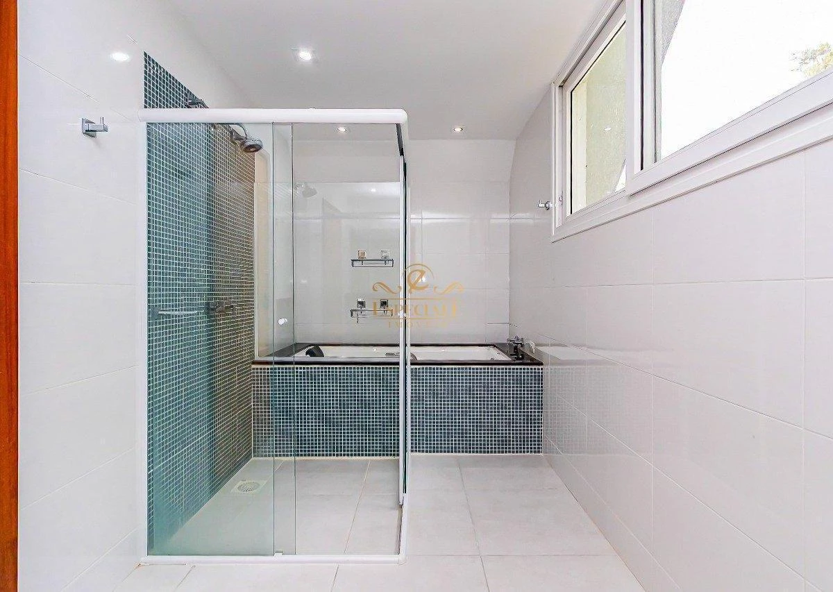 Ванна и 3 спальни: дом 295 м² — photo 39