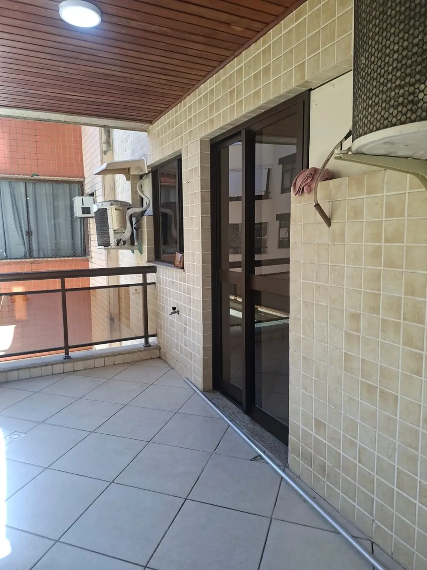 75 m² apartment with 3 bedrooms and a balcony — photo 37
