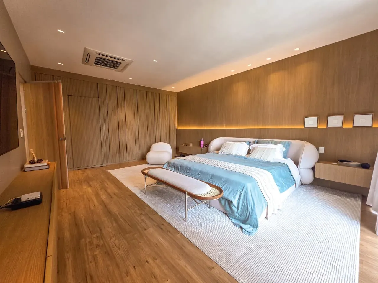Furnished house, 920 m², with a bathtub — photo 14