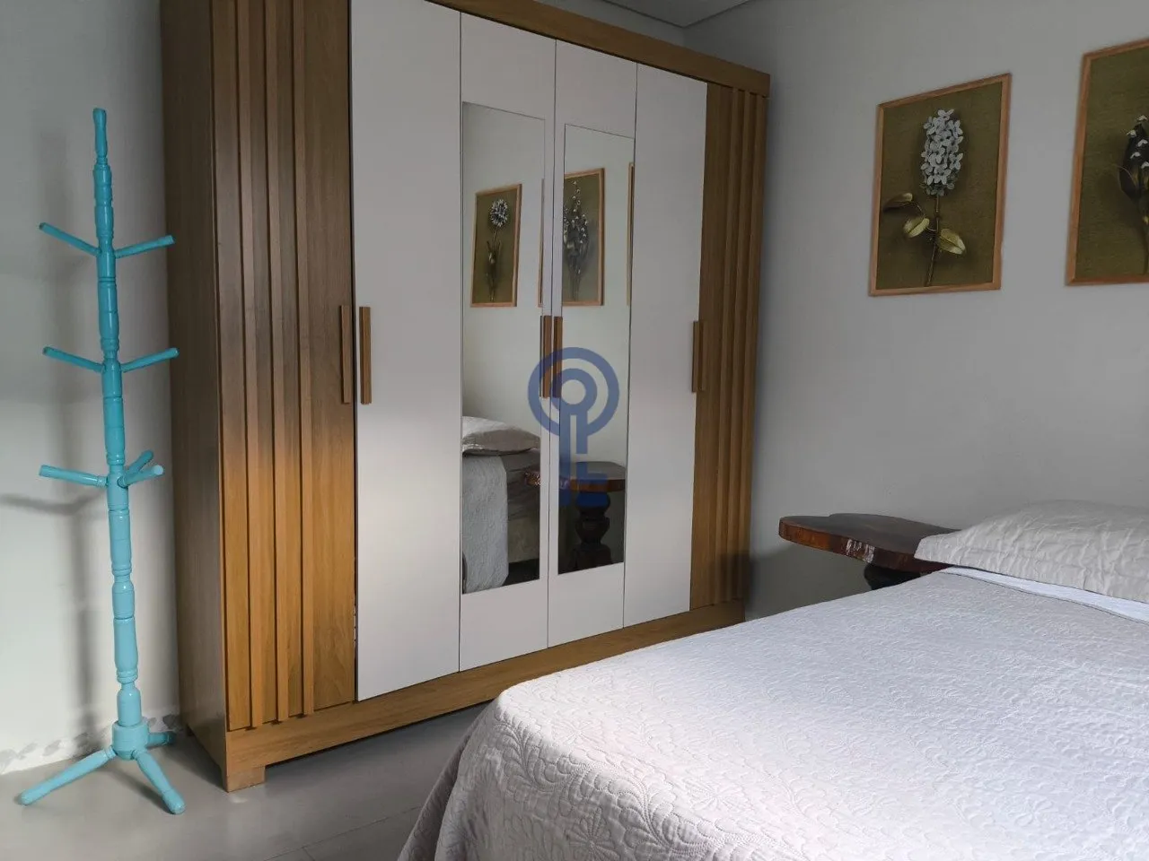 Furnished 2-bedroom house with private garden — photo 3