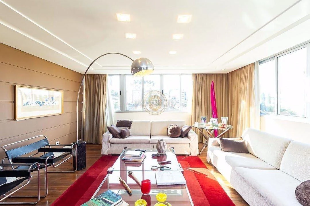 Furnished 381 m² apartment with 4 bedrooms and 2 parking