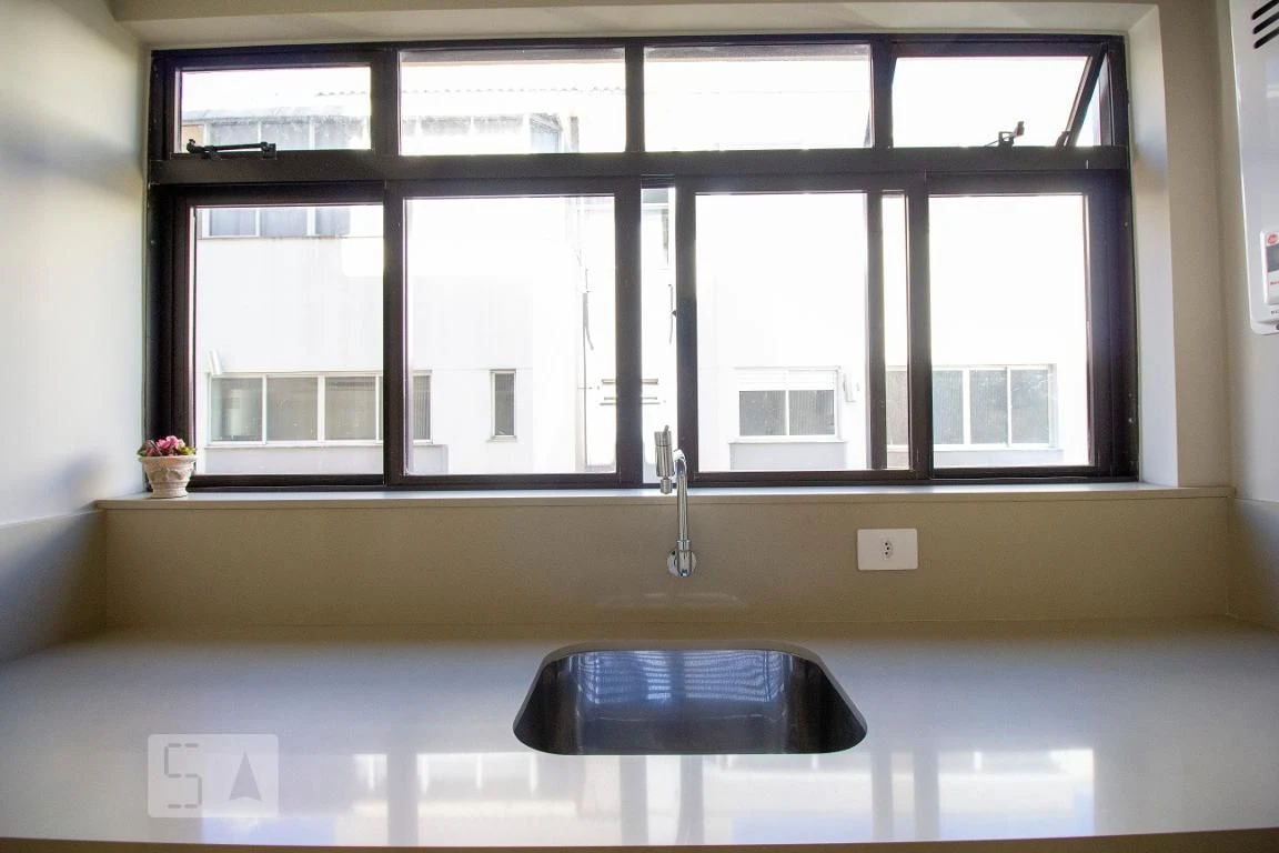 Apartamento de 4 quartos com janelas do piso ao teto, Centro — photo 16