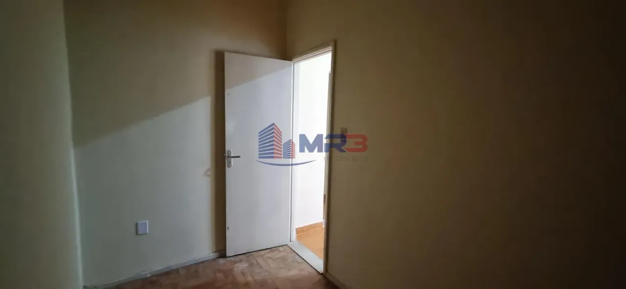 Casa com 3 quartos e cozinha com fogão a gás — photo 15