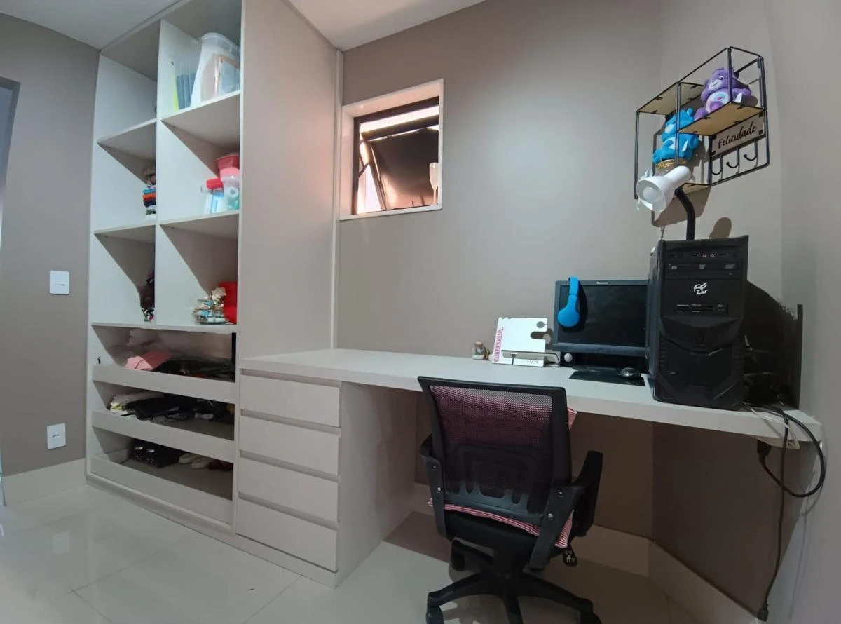 Condominium house with 500 m², 5 bedrooms and 3 en-suites — photo 9