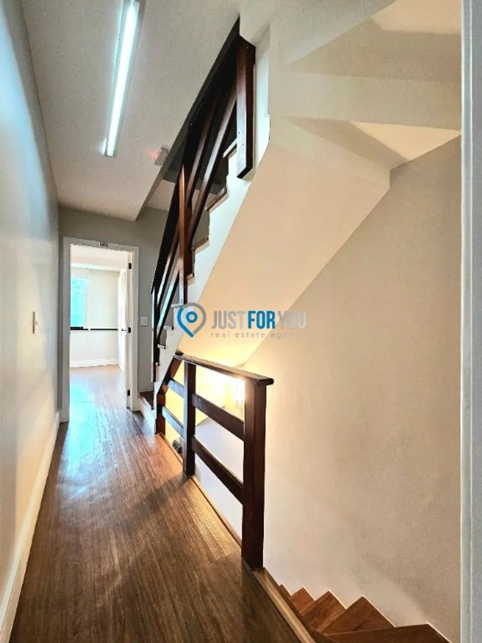 Furnished house with 4 bedrooms and 5 bathrooms — photo 9