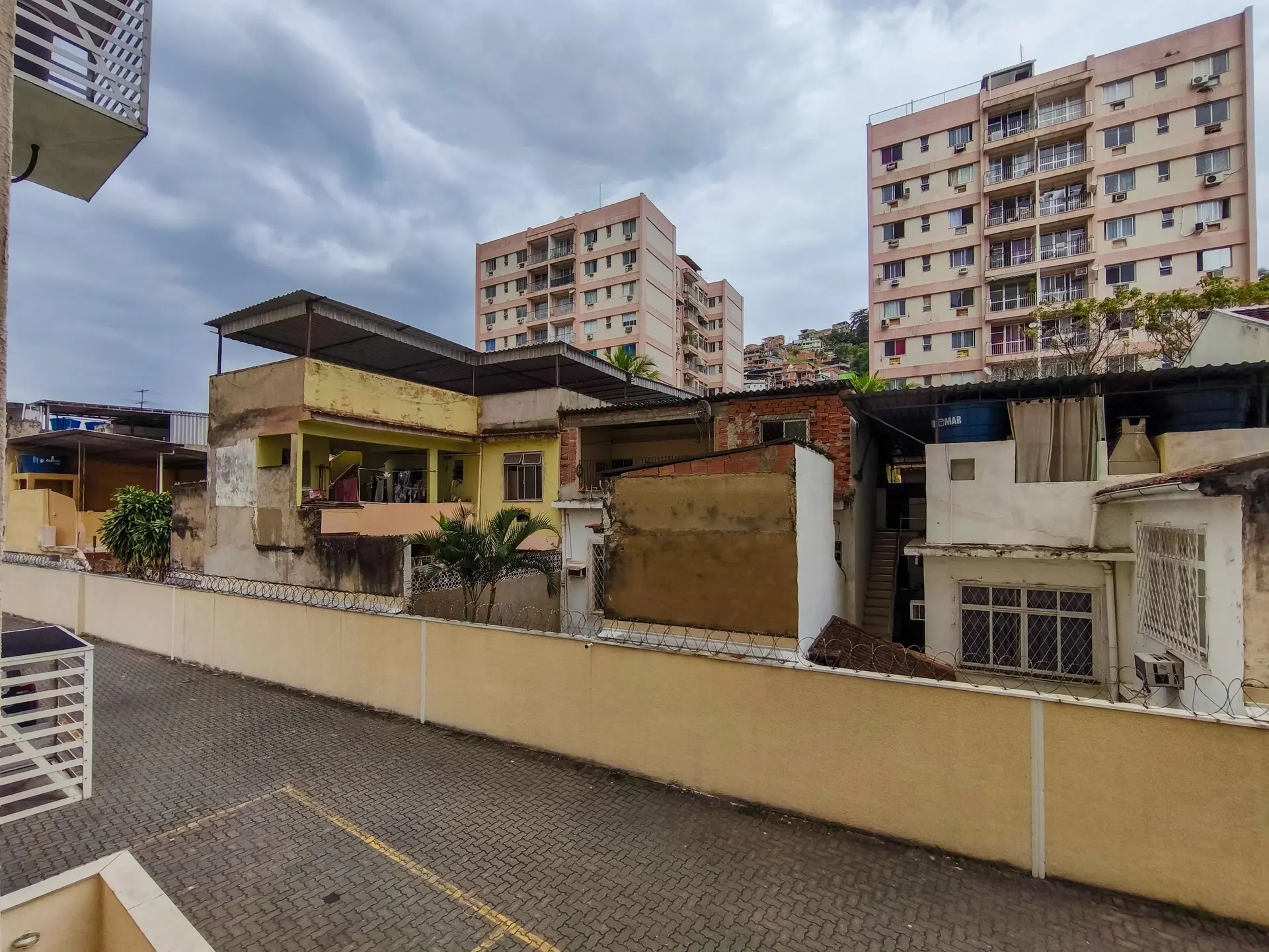 Apartamento de 2 quartos em condomínio com piscina — photo 33