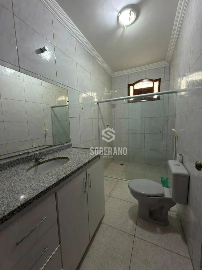 Casa para alugar com 3 quartos e 240 m² — photo 4