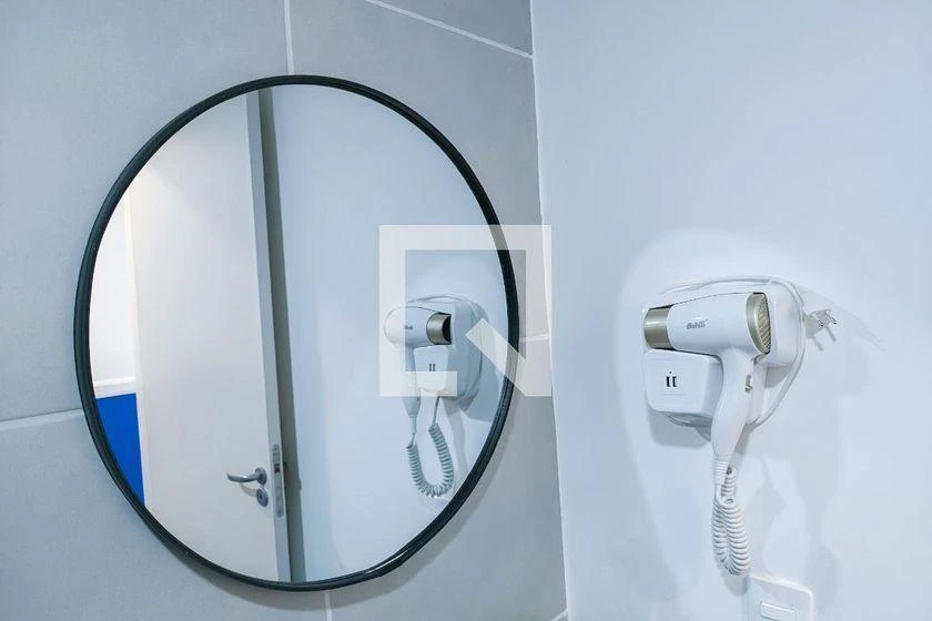 Apartamento amueblado de 1 dormitorio con 35 m² y balcón cerrado — photo 40