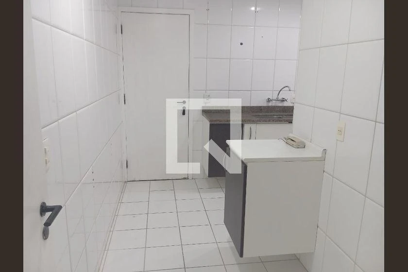 130 m² apartment with 3 bedrooms and a balcony — photo 36