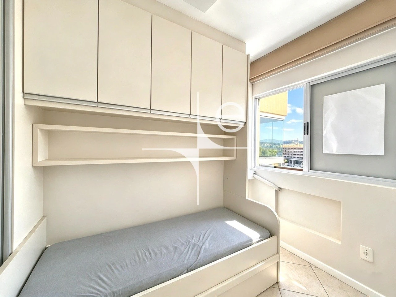 3-bedroom apartment with a water view — photo 21