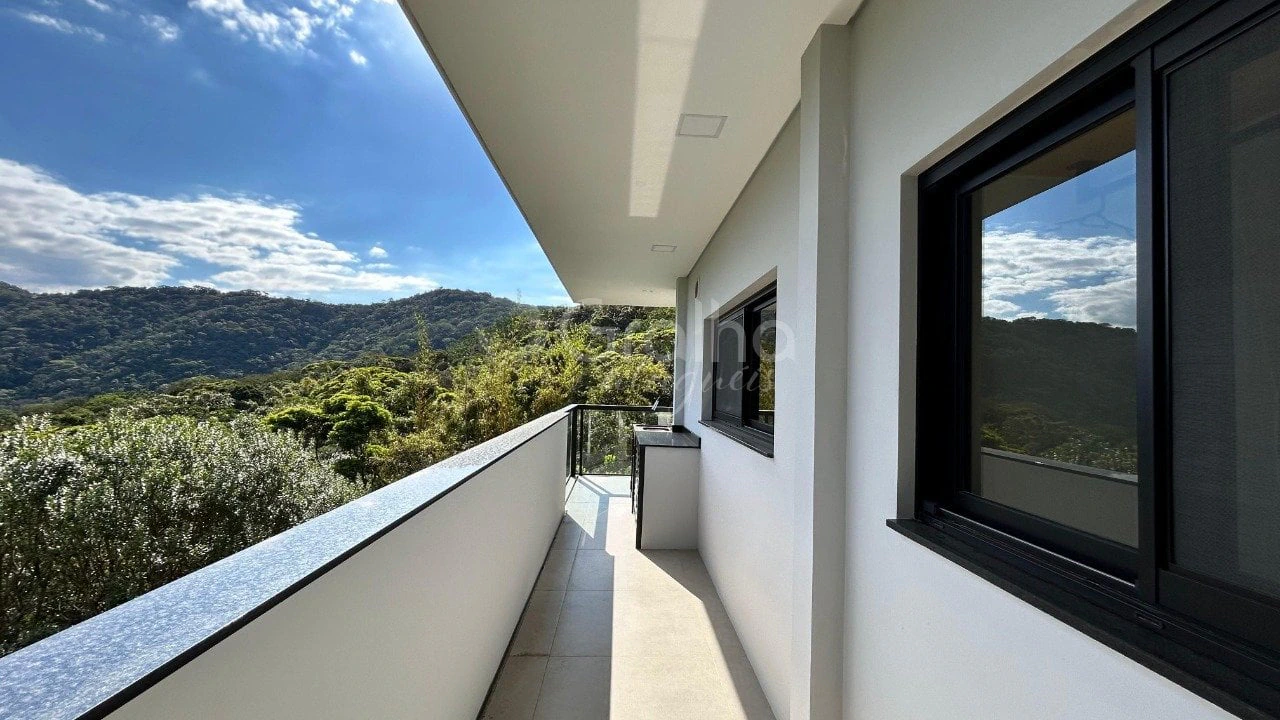 Furnished house, 158 m², with floor-to-ceiling windows — photo 10