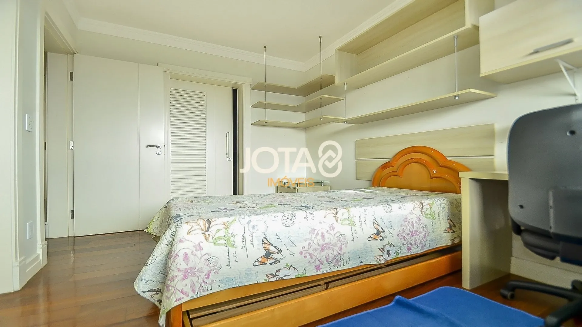 Unfurnished house with 4 en-suite bedrooms and 7 baths — photo 24