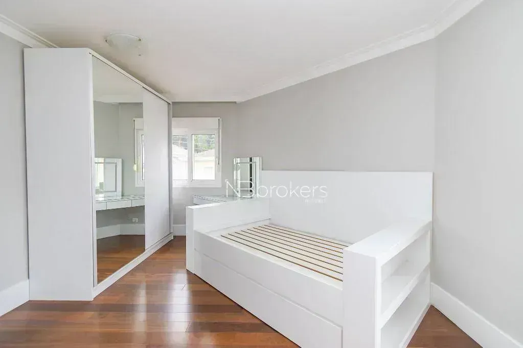 Furnished house with 4 bedrooms and a private garden — photo 12