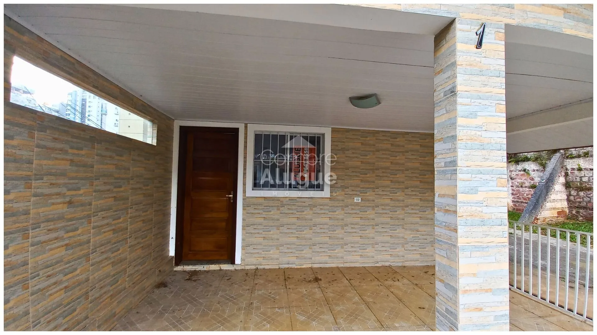 Casa con 3 dormitorios y rincón de cocina compacto — photo 22