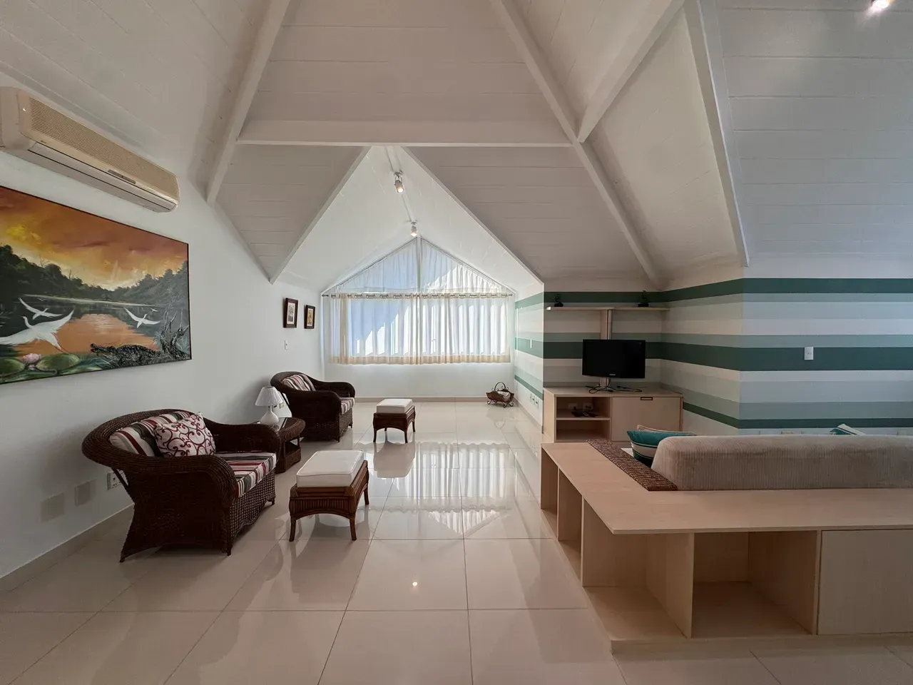 Furnished 800 m² house on the 4th floor with 8 parking spots — photo 32