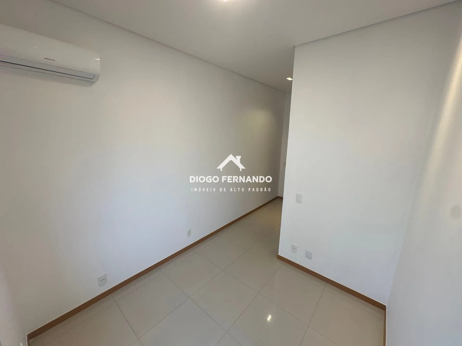 2-bedroom apartment with a glass-enclosed balcony — photo 31