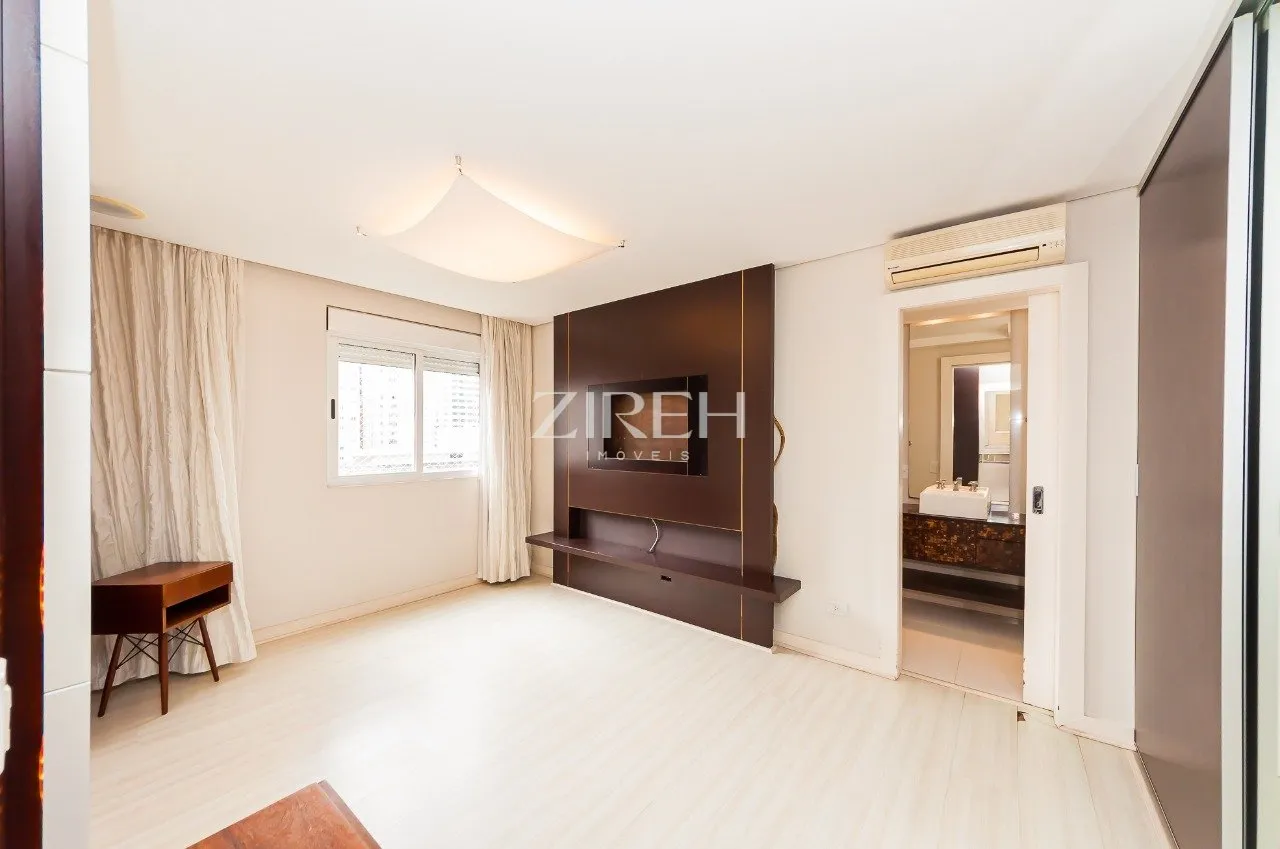 269 m² apartment with 2 bedrooms and an open-plan kitchen — photo 18