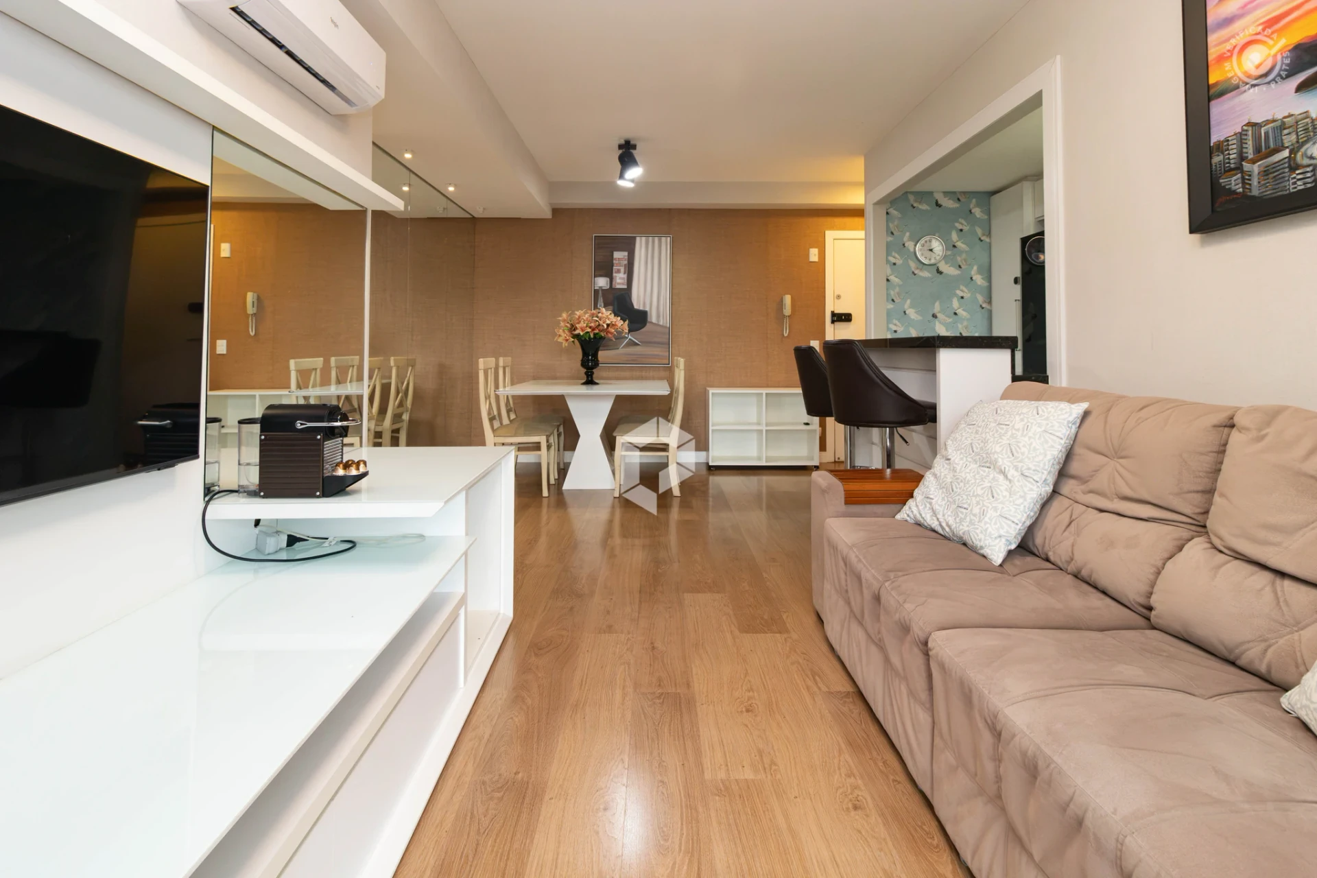 2-bedroom apartment with a dryer in Curitiba — photo 5