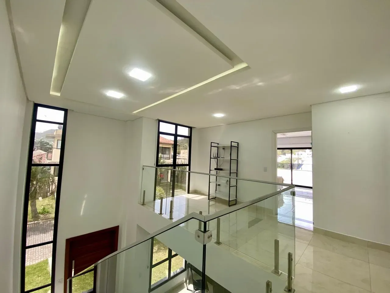 240 m² house with a garden and a bathtub — photo 24