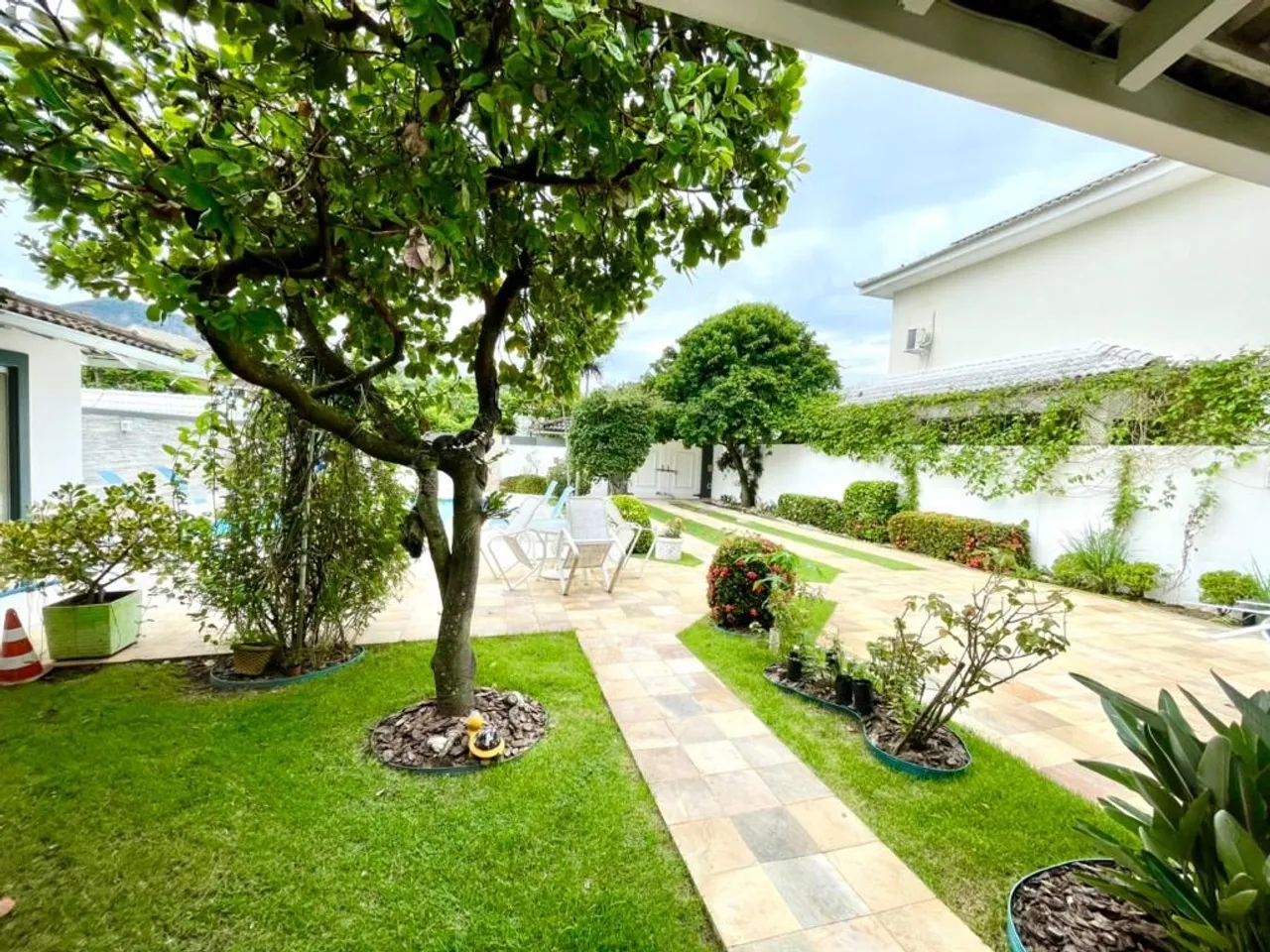 House with 5 bedrooms and a glassed-in balcony — photo 17