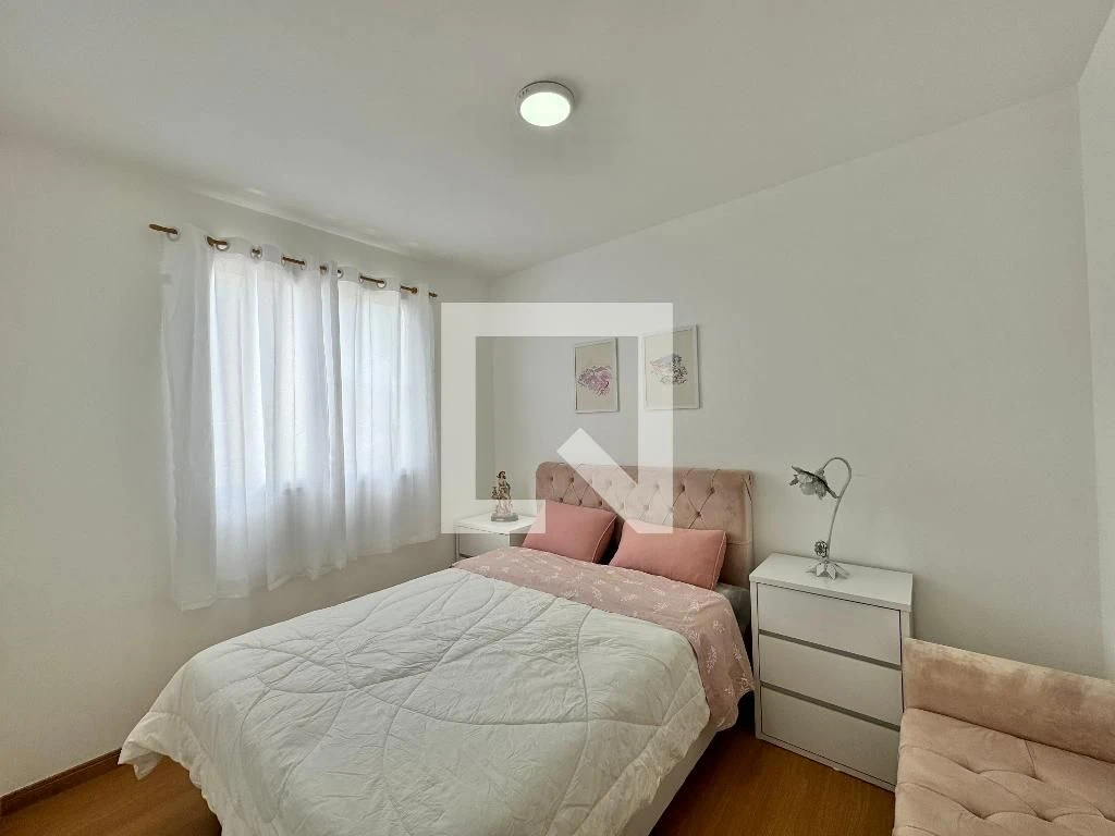 Furnished 2-bedroom apartment with 1 bathroom and mountain view — photo 11