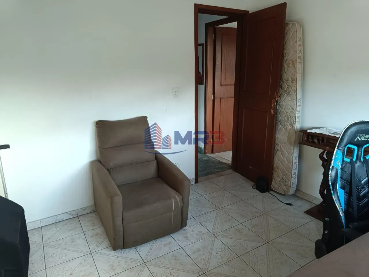 Furnished apartment with 3 bedrooms and a balcony — photo 16