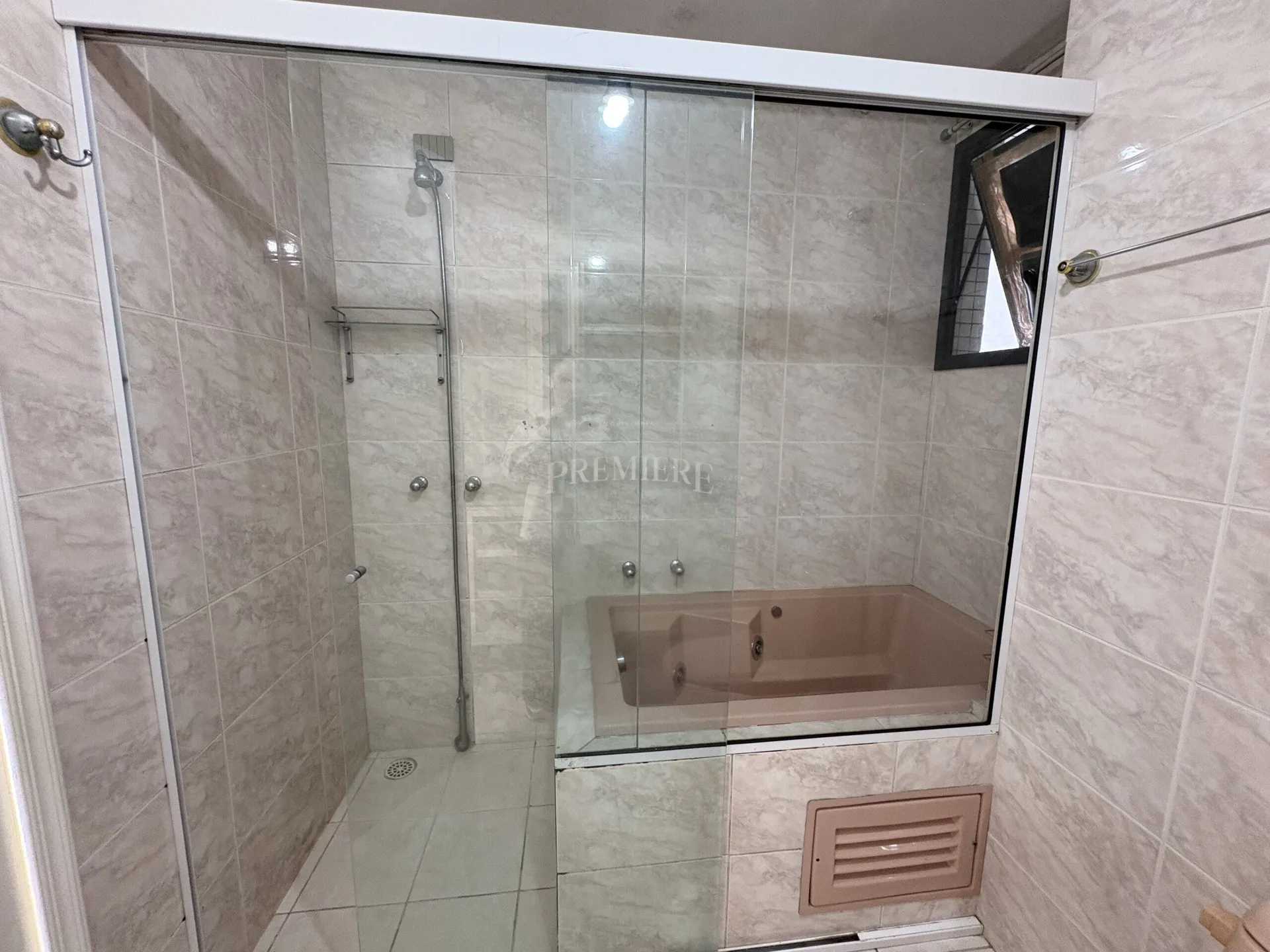 3-bedroom apartment with a home office in Curitiba — photo 10