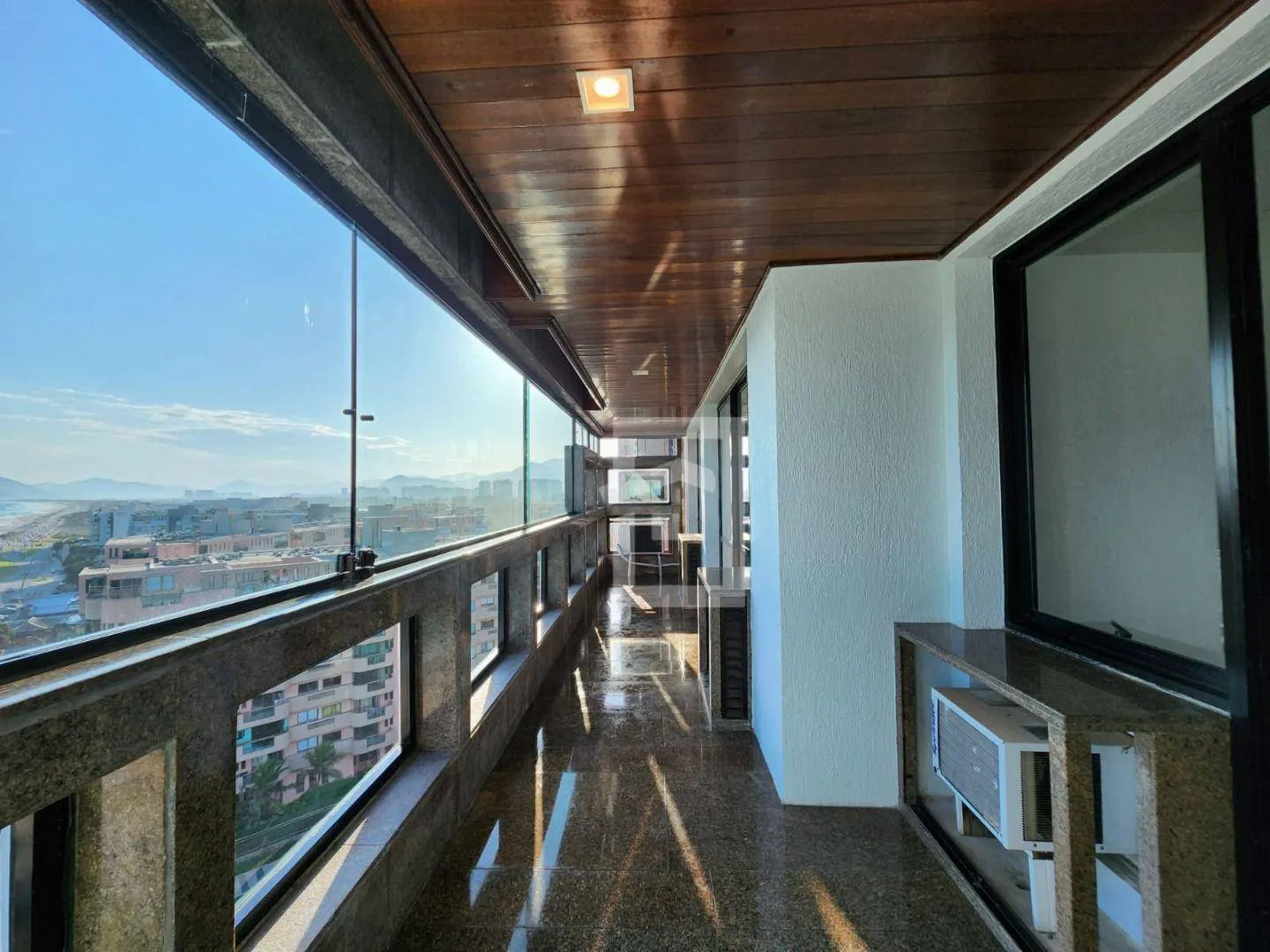 4-bedroom apartment with enclosed balcony and private garden — photo 23