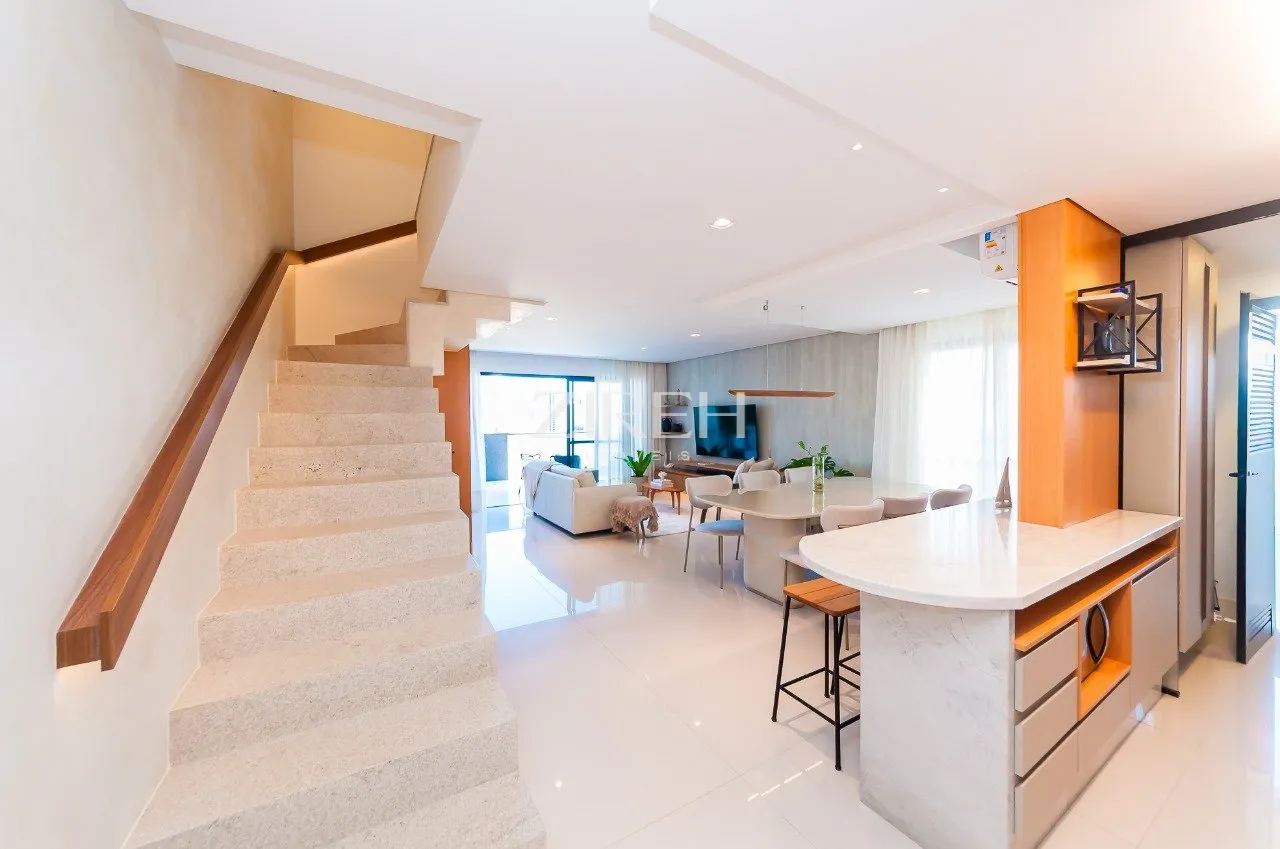 3-bedroom apartment in a building with a gym — photo 5
