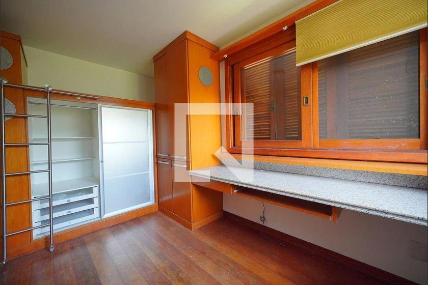 Панорамные окна и 7 спален: дом 700 м² — photo 18