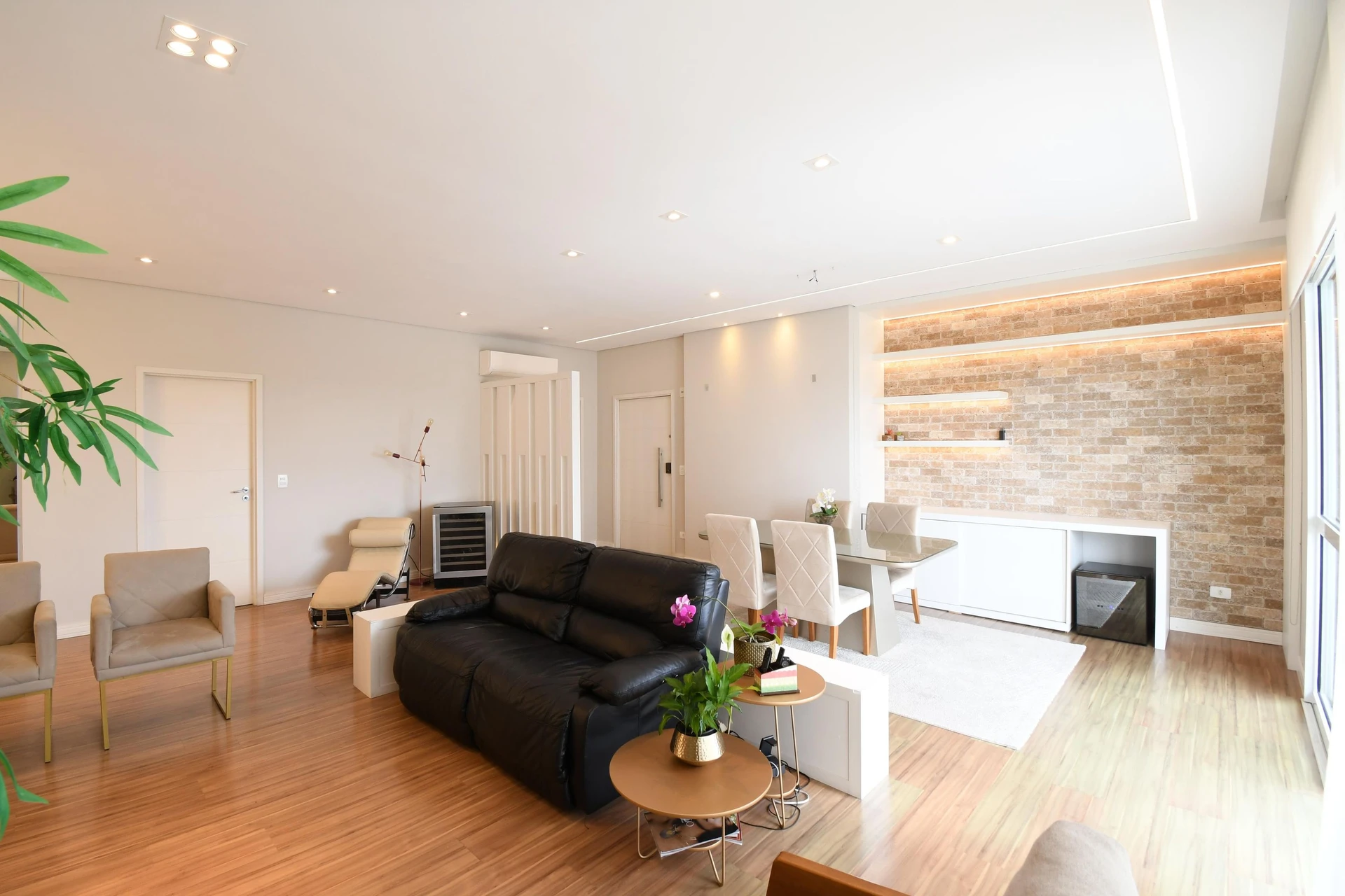 4-bedroom apartment with a dishwasher in Curitiba — photo 6