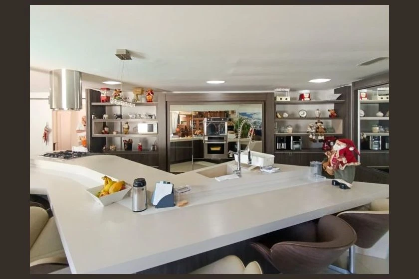 Furnished house with 5 bedrooms and a balcony