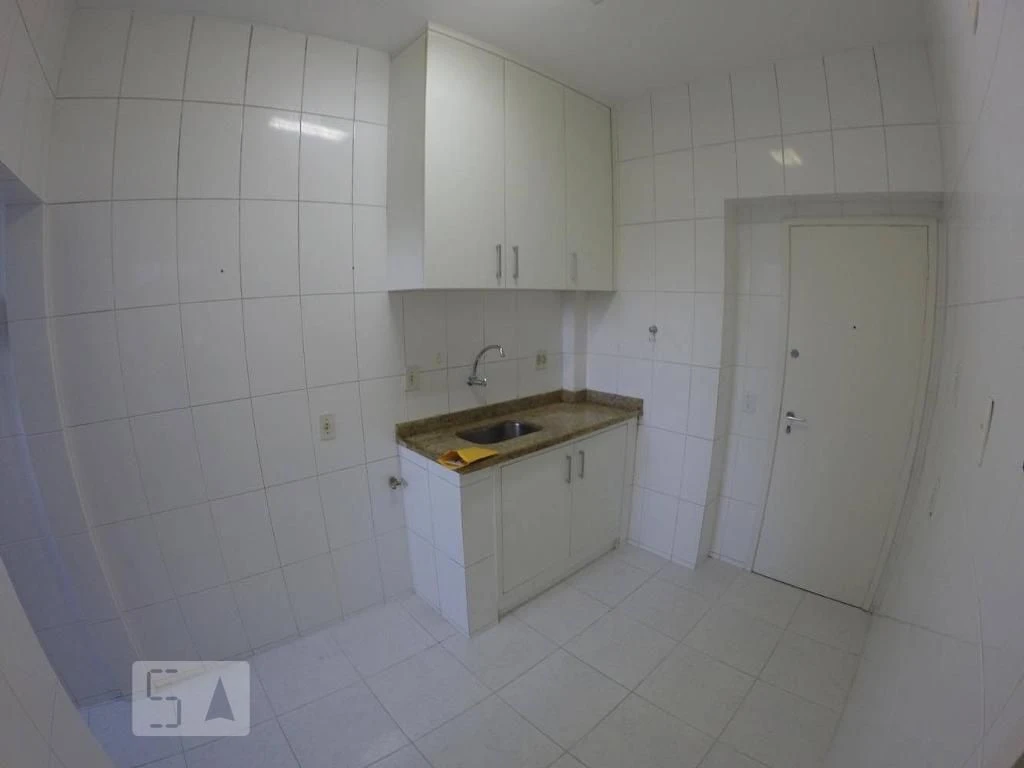 Apartamento de 2 quartos com piso de madeira ou laminado — photo 3