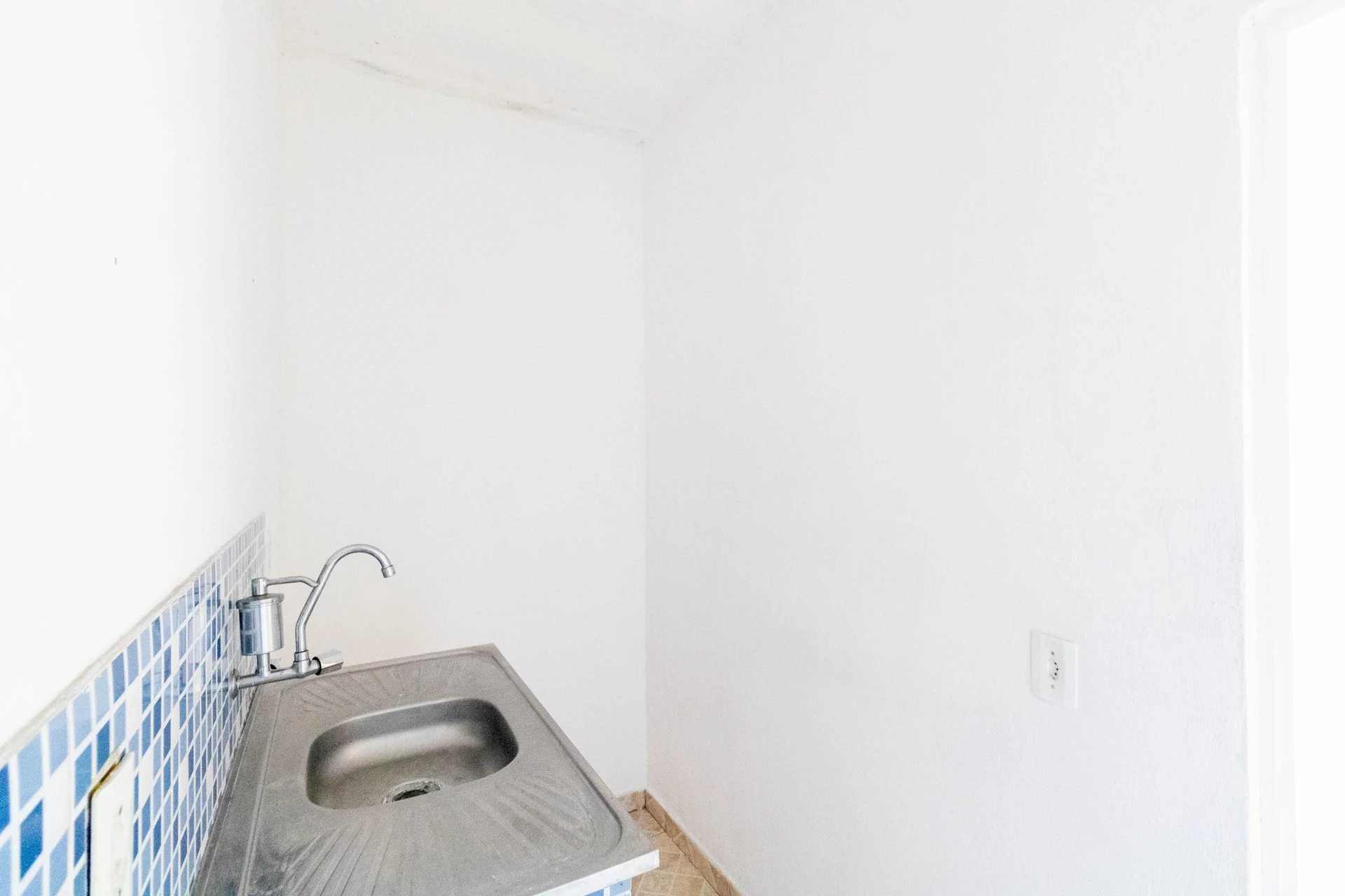 Кітнет-студія без паркування, 1 спальня і 1 ванна — photo 8