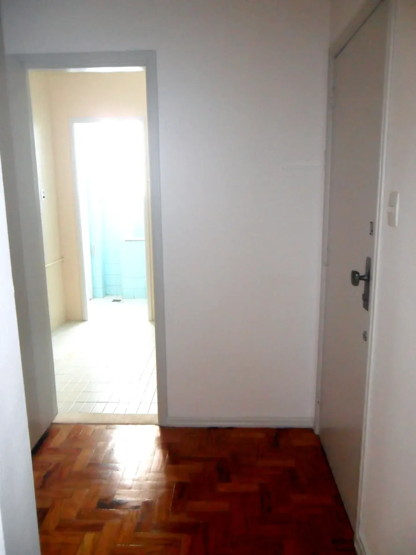 Apartment, 50 m², with wood or laminate floors — photo 9