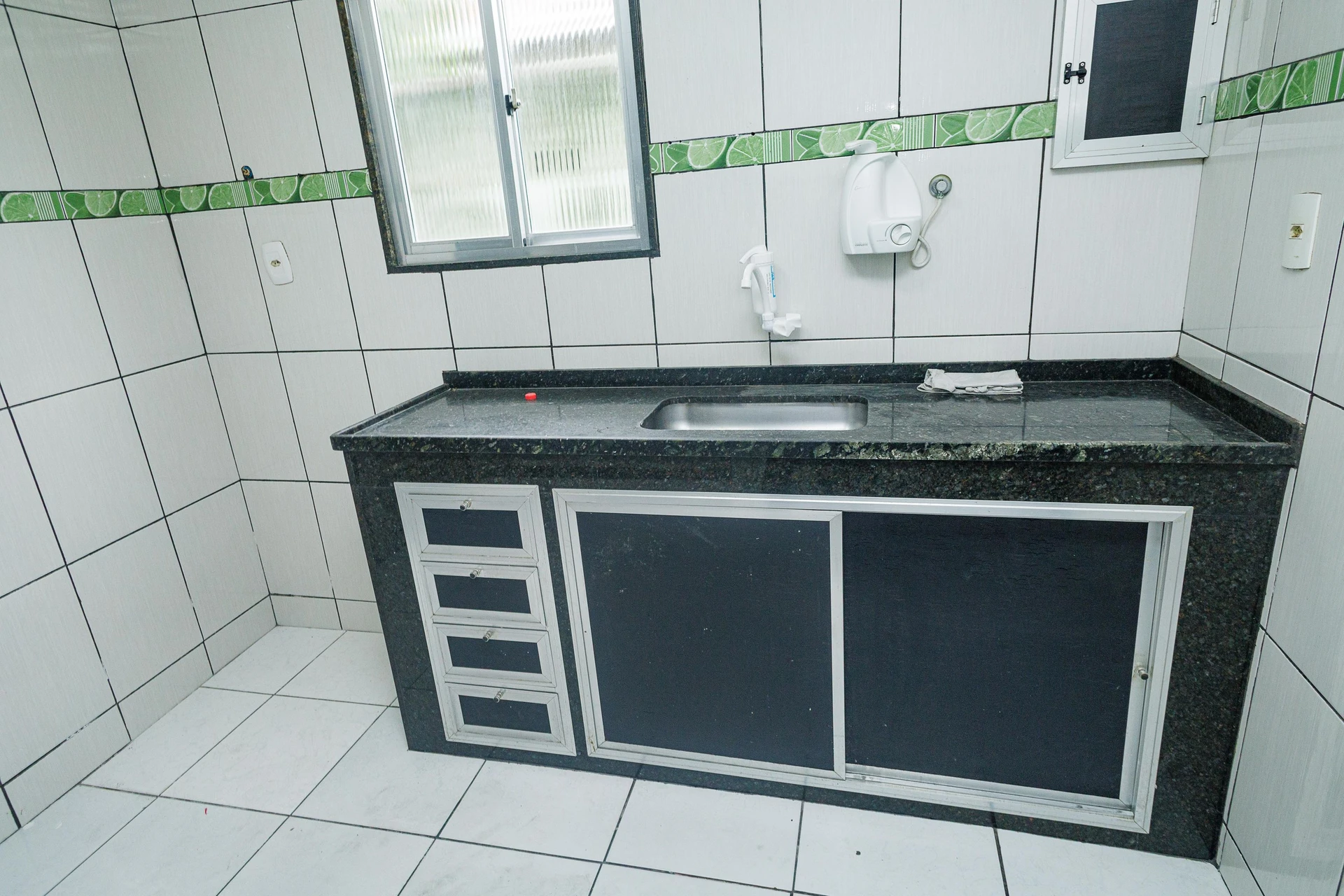 2-bedroom house with 2 bathrooms and private garden — photo 19