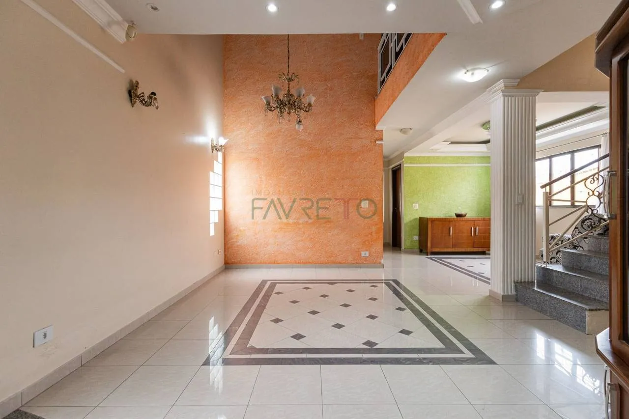 Casa mobiliada, 480 m², com jardim