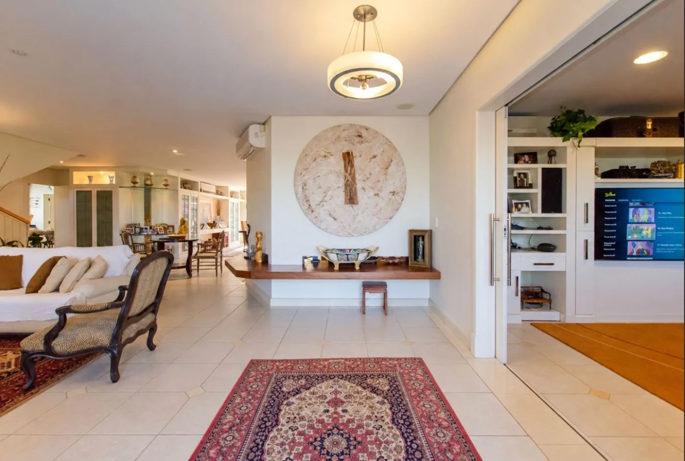 Furnished house, 660 m², with a water view — photo 22