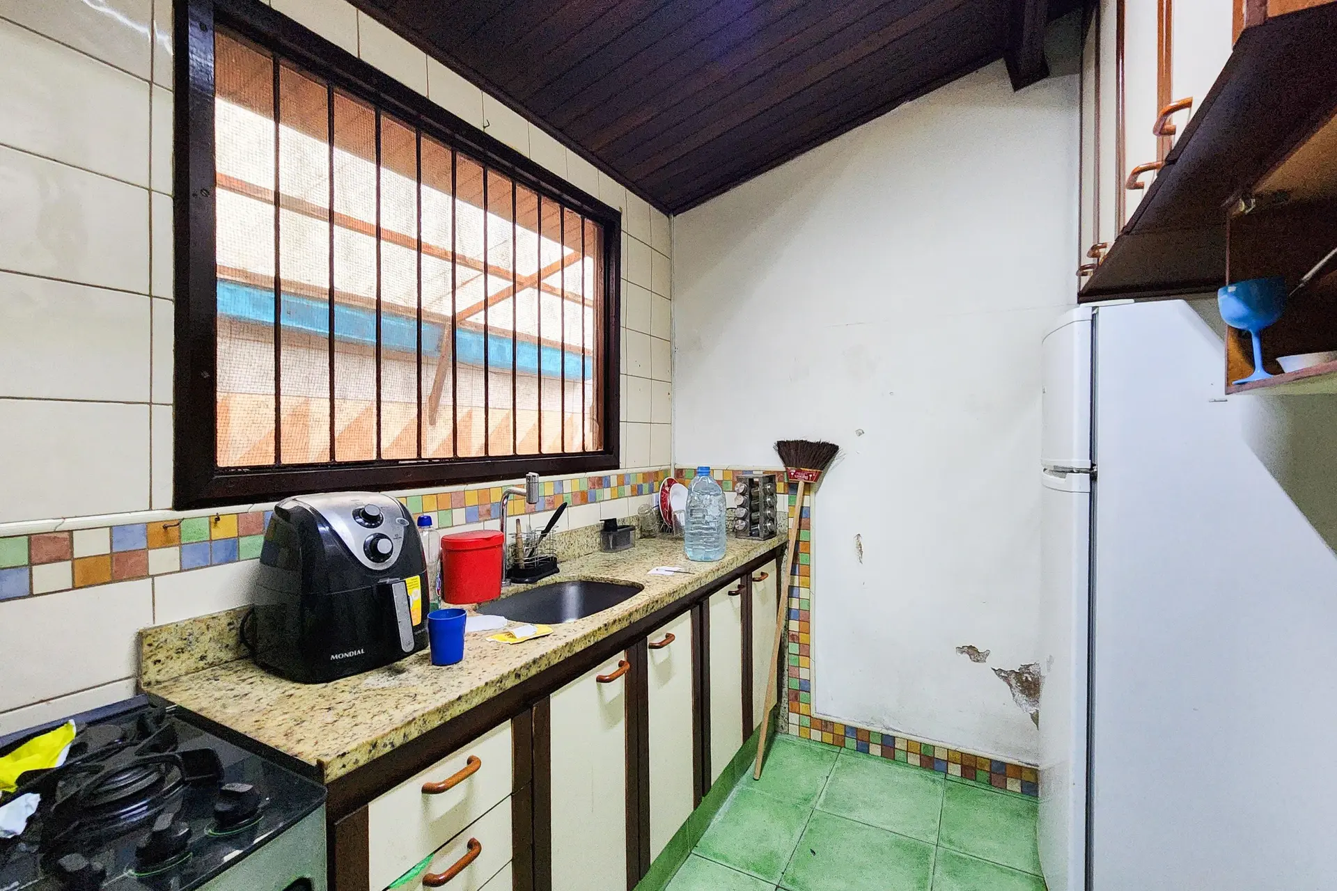 Furnished house with 3 bedrooms, 1 bathroom and parking — photo 2