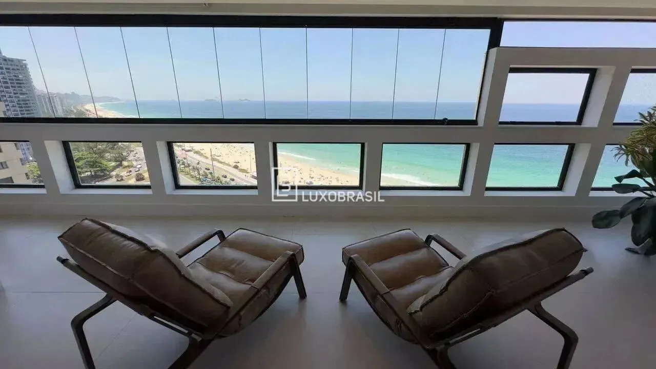 Furnished 3-bedroom apartment with 4 bathrooms and 330 m² — photo 2