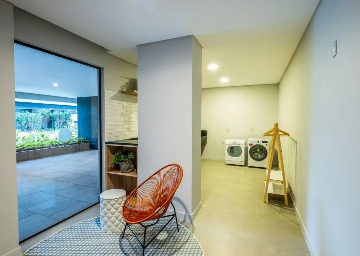 One-bedroom apartment with a grill on the balcony — photo 11