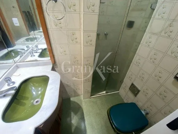 Apartment on the 6th floor with wood or laminate floors — photo 19
