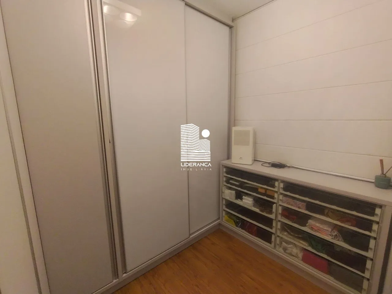 3-bedroom apartment with a walk-in closet in Florianópolis — photo 13