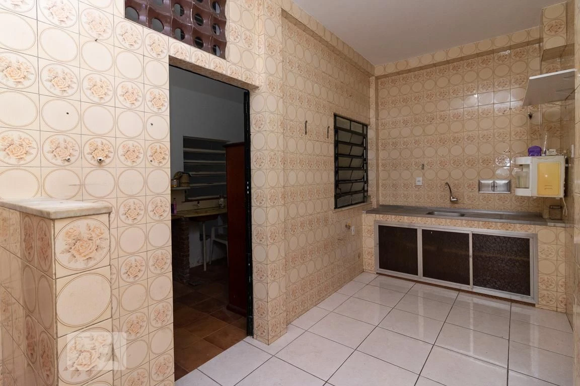 4-bedroom house with closed kitchen, 3 baths and parking — photo 7