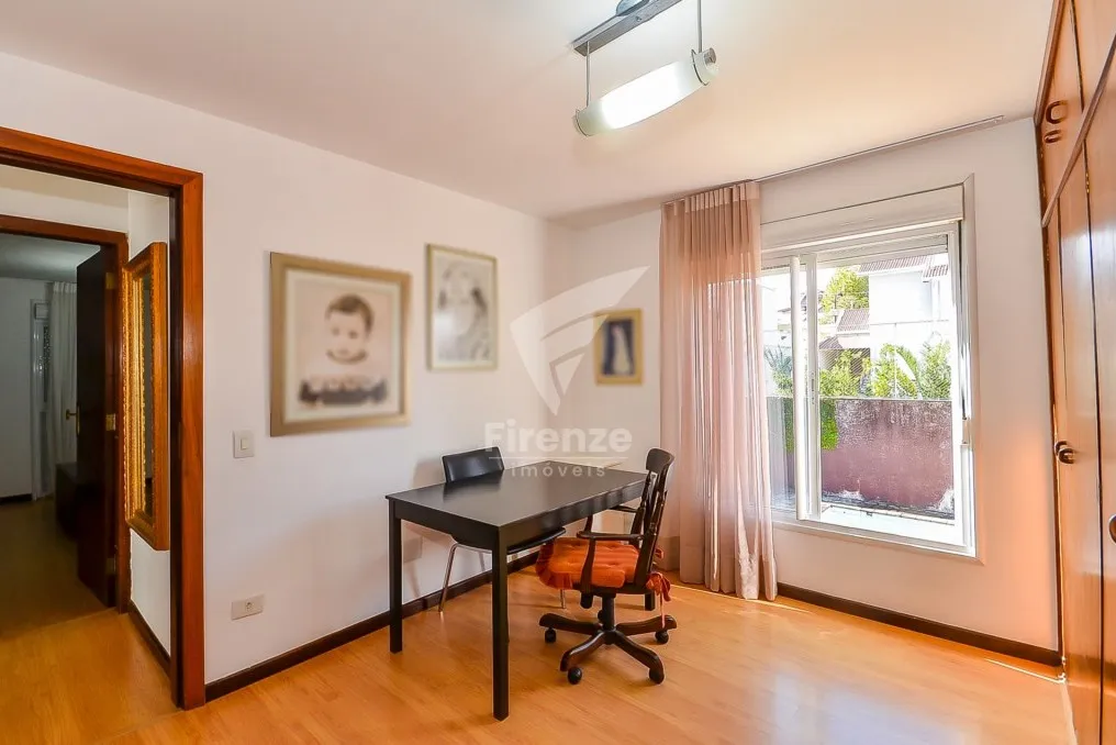 424 m² house with 3 en-suite bedrooms and 4 parking spots — photo 29