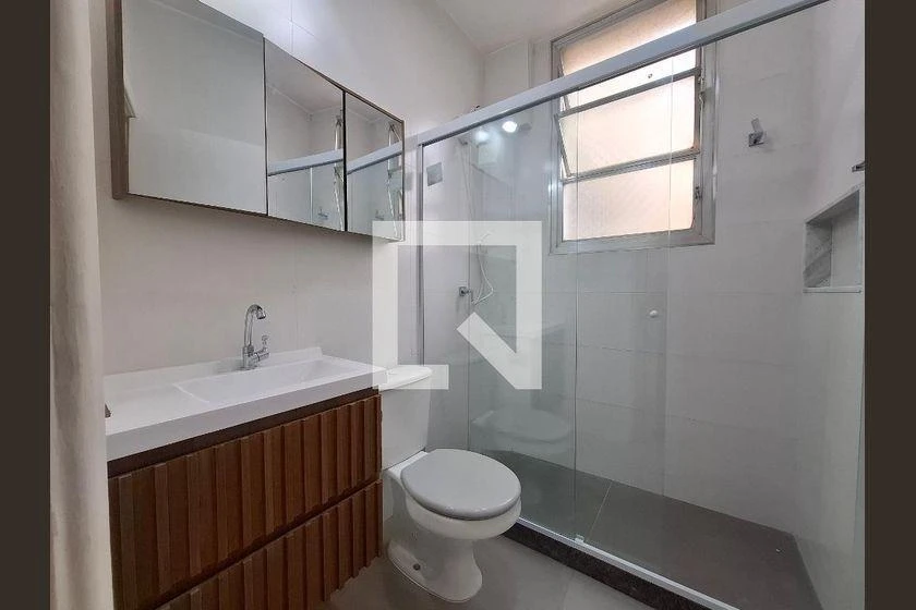 Wood or laminate floors in a 2-bedroom apartment, 68 m² — photo 12