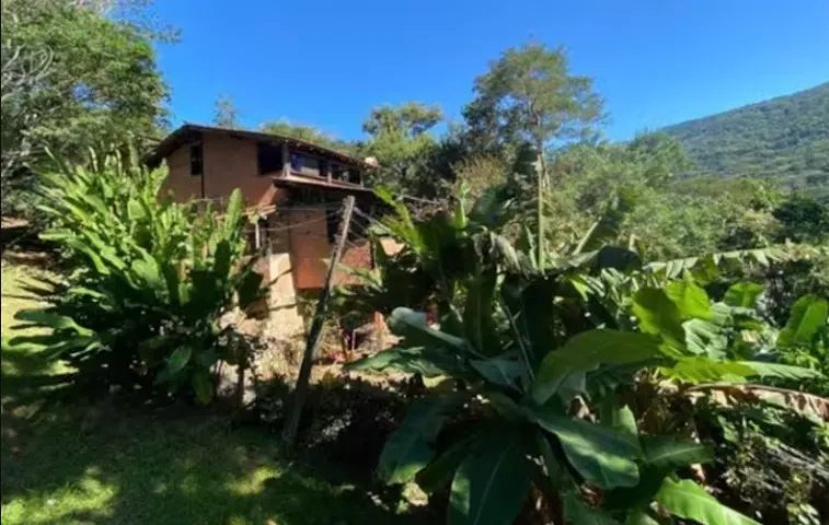 Furnished house with 3 bedrooms and an open gas kitchen