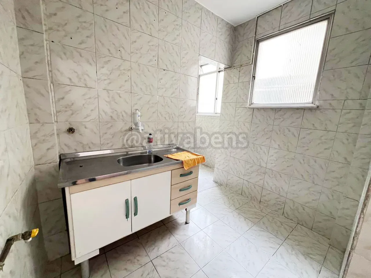 Unfurnished apartment with 2 bedrooms and 1 parking space — photo 2
